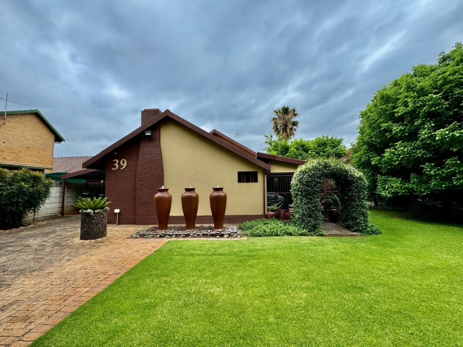 3 Bedroom Property for Sale in Potchefstroom North West